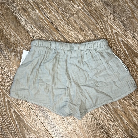 South Moon under Abbeline gray shorts - Picture 2 of 4